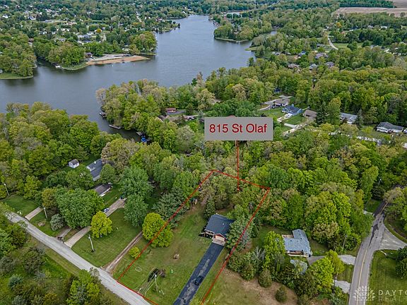 3rd image of 815 Saint Olaf Dr
