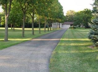 102 Mapleridge Dr, Mankato, MN 56001