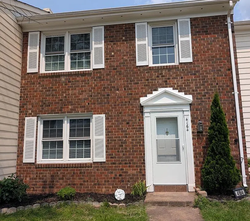 4164 Hamlin Ct