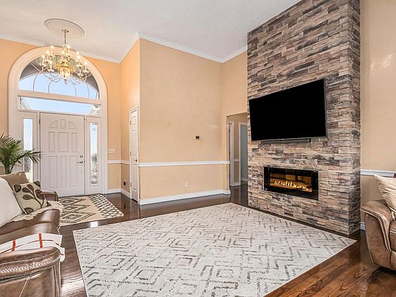 4th image of 19344 Country Creek Ct