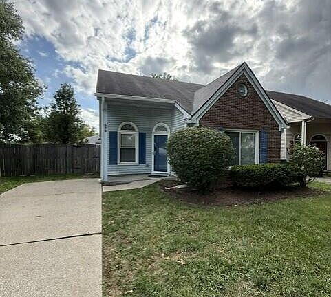 3rd image of 620 Princeton Cir
