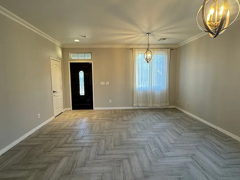 17637 W Molly Ln — Photo 5