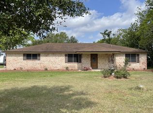 10818 S State Highway 71, El Campo, TX 77437