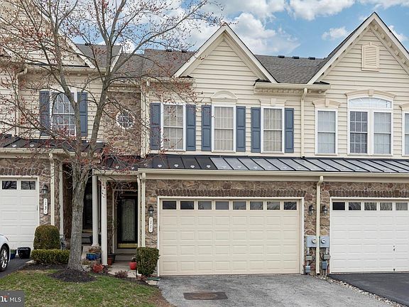 2nd image of 11 Rinehart Rd