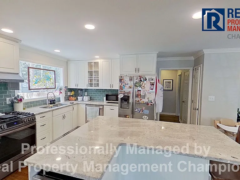 2206 Acacia Dr — Photo 6