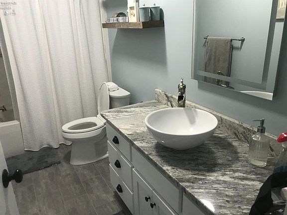 5th image of 121 N Port Ln