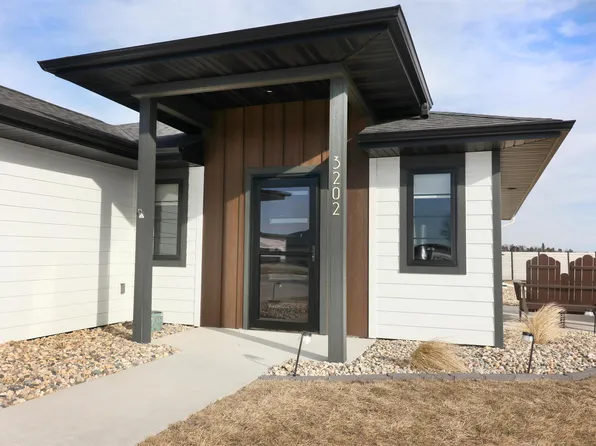 3202 W 3rd St, Spencer, IA 51301