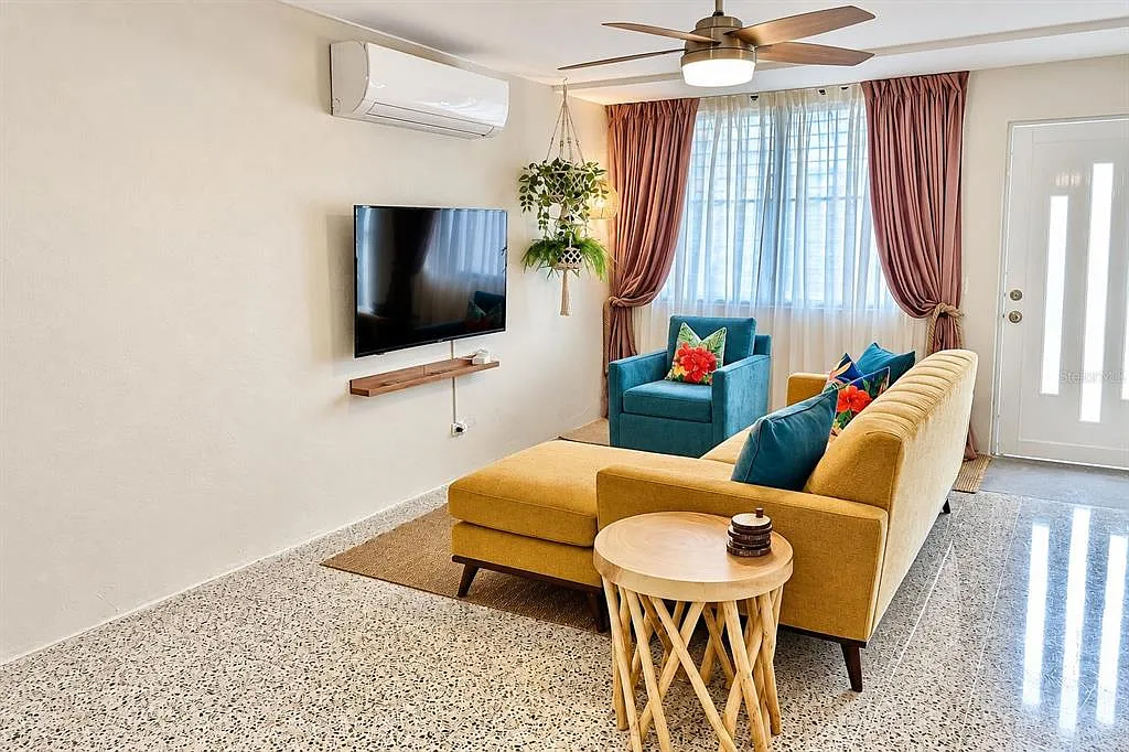 2 bed, 2.0 bath, 950 sqft, $2,500 — Photo 4