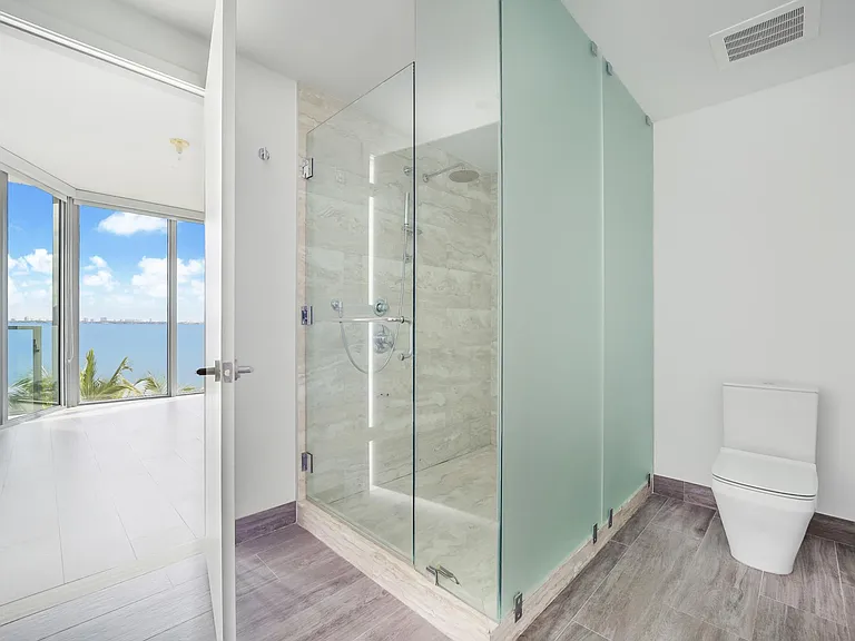 2900 NE 7th Ave #304 — Photo 7