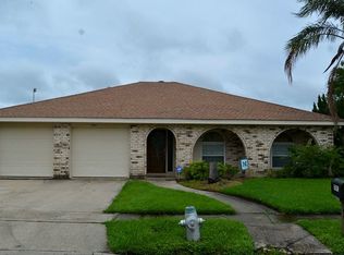 7041 Camberley Dr, New Orleans, LA 70128