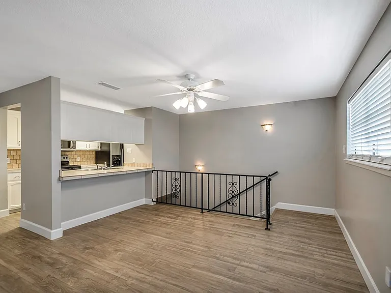 422 W Pecan Ave #D — Photo 8