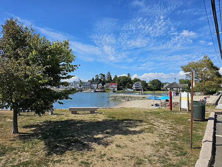 698 Leetes Island Rd — Photo 31