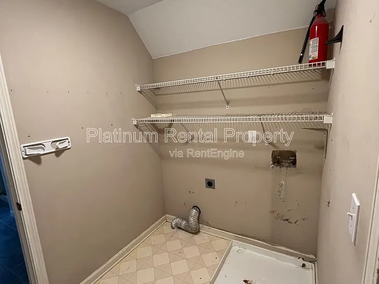 7115 Red Fox Ln — Photo 36