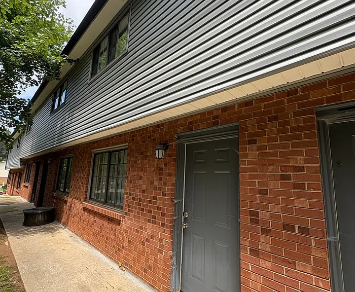 1110 Arbor Dr #2 — Photo 1