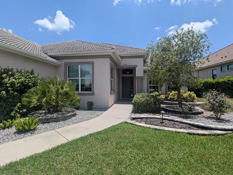 760 N Hunt Club Dr — Photo 2