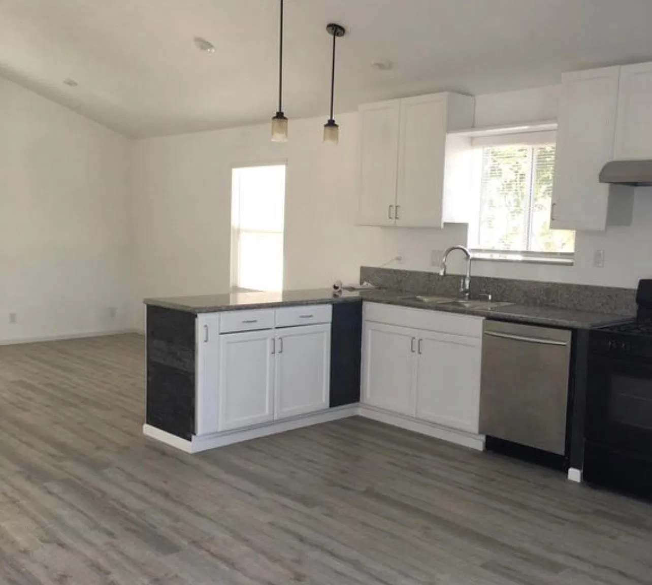 20431 Berendo Ave — Photo 2