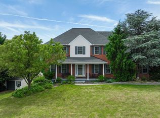 613 Sycamore Rd, Mohnton, PA 19540