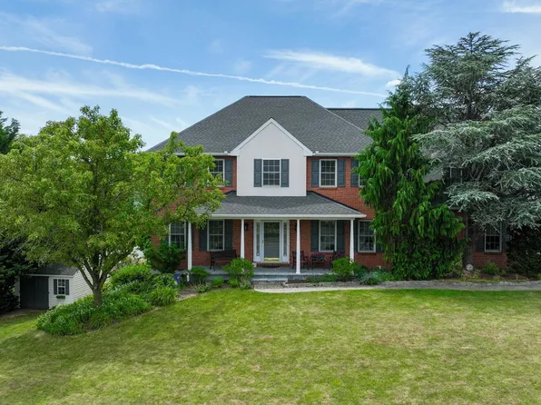 613 Sycamore Rd, Mohnton, PA 19540