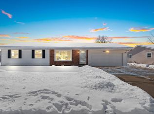 420 S Saint Bernard Dr, De Pere, WI 54115