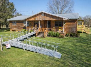 206 Dunnigan Rd, West Point, MS 39773