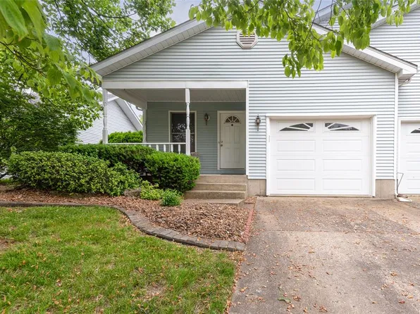 1118 Cobblestone Dr, Edwardsville, IL 62025