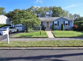 11 Red Barn Ct, Cranston, RI 02920