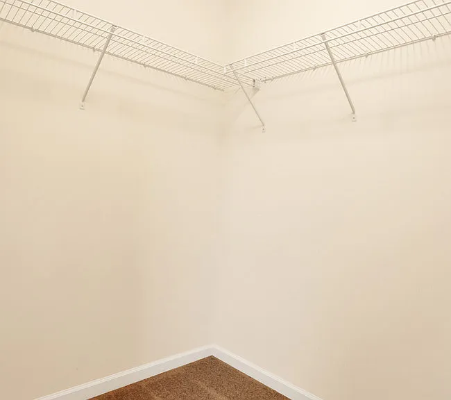 81 Simon Ct — Photo 21
