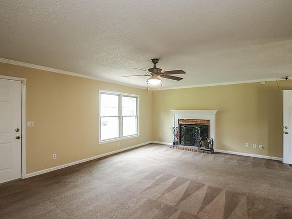 3rd image of 4412 Meadowland Dr
