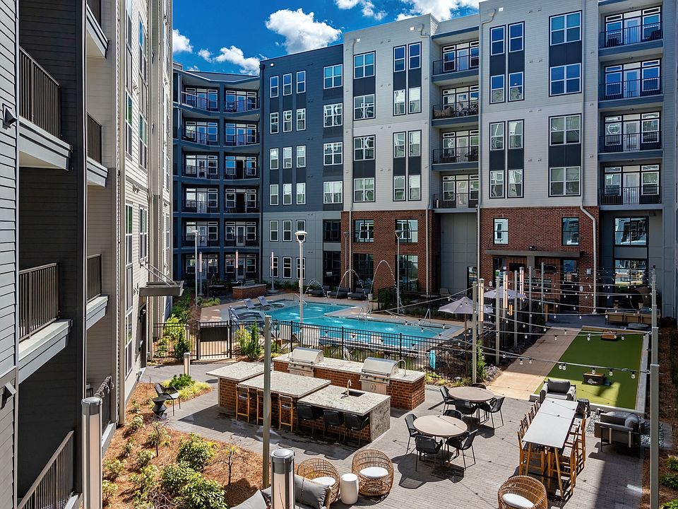Resort Inspired Pool and Amenities