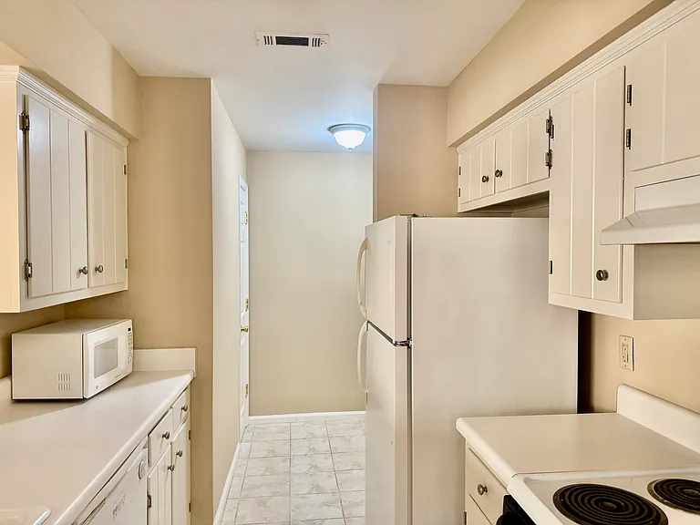 146 N Timber Dr — Photo 13