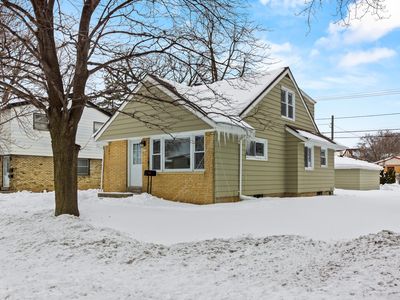 2136 S 108th St, West Allis, WI, 53227