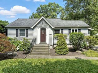 6218 Armor Duells Rd, Orchard Park, NY 14127