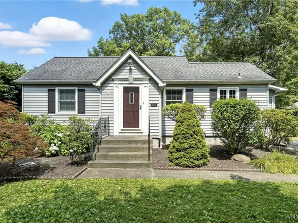 6218 Armor Duells Rd, Orchard Park, NY 14127