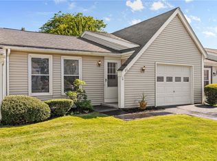 86 Springwood Dr, Webster, NY 14580