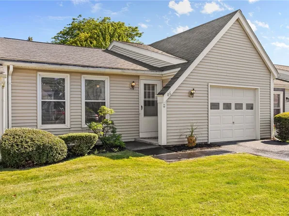 86 Springwood Dr, Webster, NY 14580
