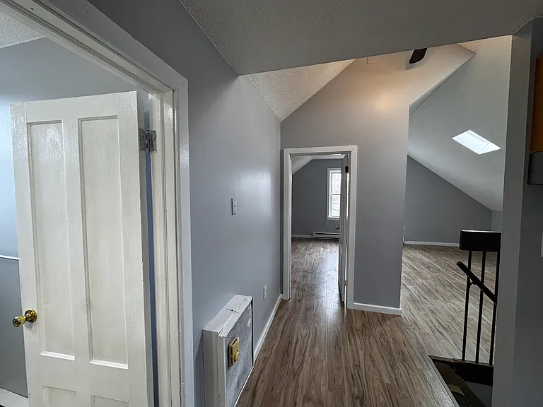 18 W Pearl St #3 — Photo 8