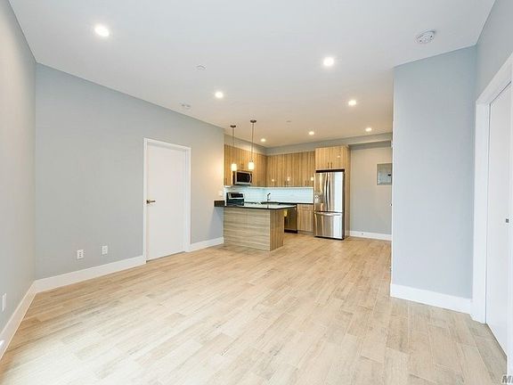 4th image of 104-22 Astoria Blvd #2F-E