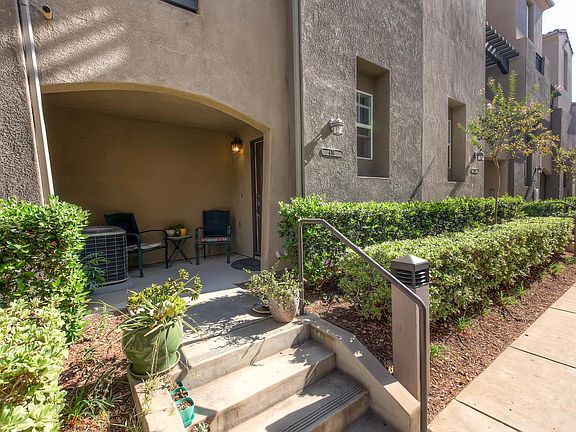 4th image of 676 Kellogg St