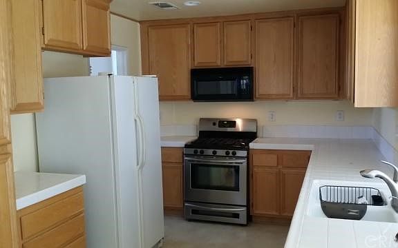 4th image of 805 Empressa Ct