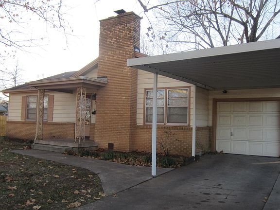 Exterior, 1 car garage