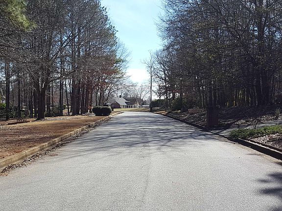 5th image of 353 Williamsburg Cir