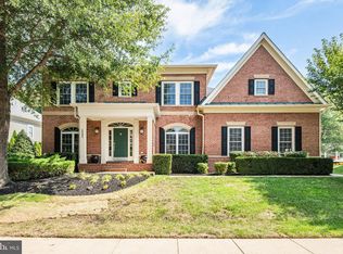 5505 Crofton Green Dr, Fairfax, VA 22030