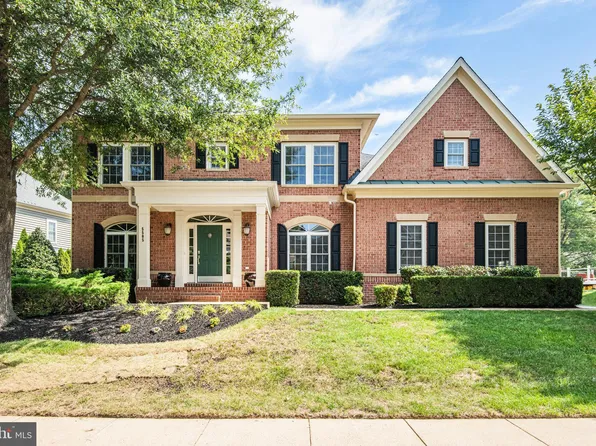 5505 Crofton Green Dr, Fairfax, VA 22030