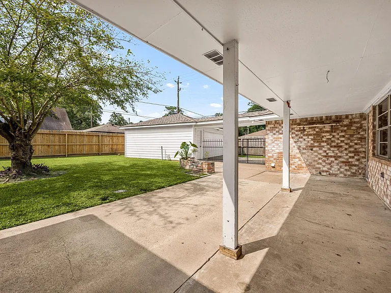 5923 Pebble Springs Dr — Photo 42