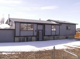 817 Valley St, Rock Springs, WY 82901