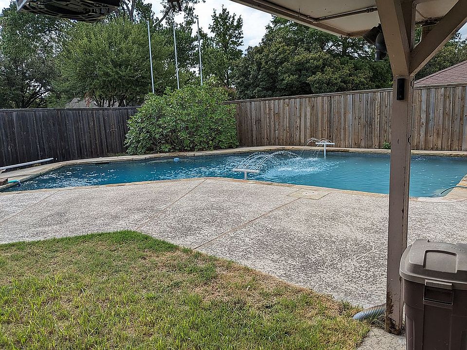 1st image of 124 Deann Ln