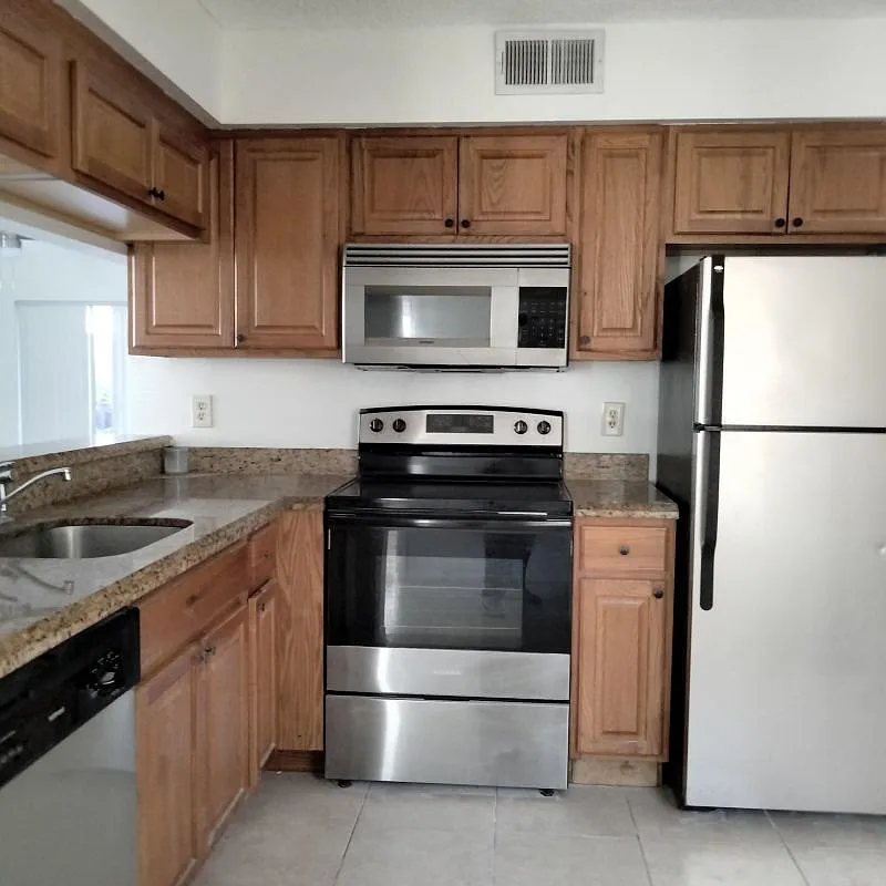 2 bed, 2.0 bath, 1130 sqft, $1,775 — Photo 2