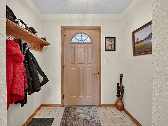 4th image of 5205 Perry Point