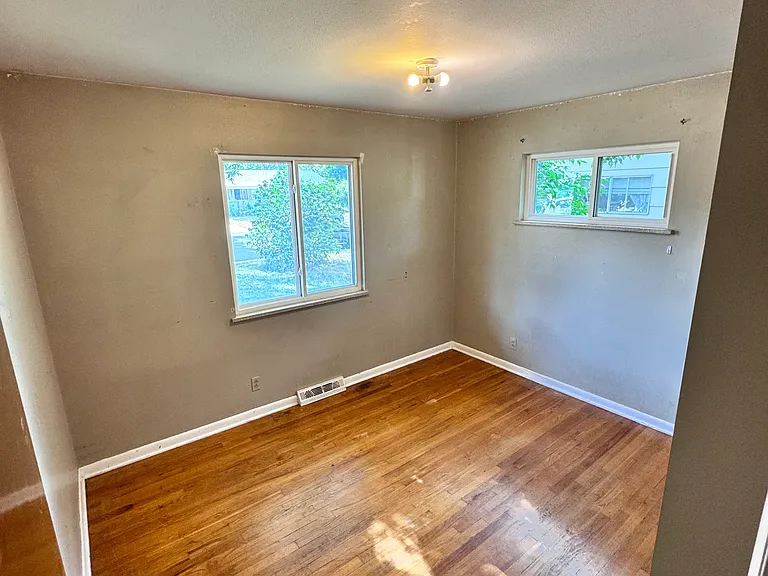 1508 Brentwood Dr — Photo 9