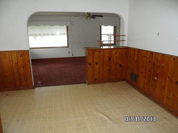 4th image of 517 S College Dr